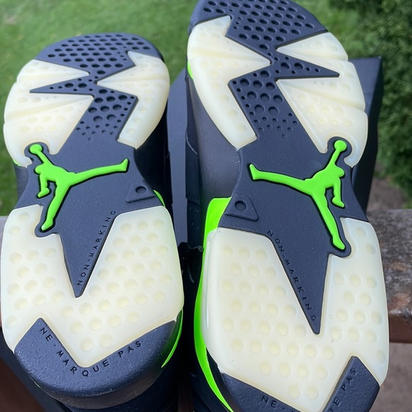 Jordan 6 Retro Electric Green - Picture 7 of 7